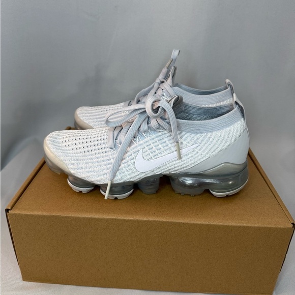 Women’s Nike Air VaporMax Flyknit 3 Pure Platinum Running Shoe EUC - Picture 2 of 14